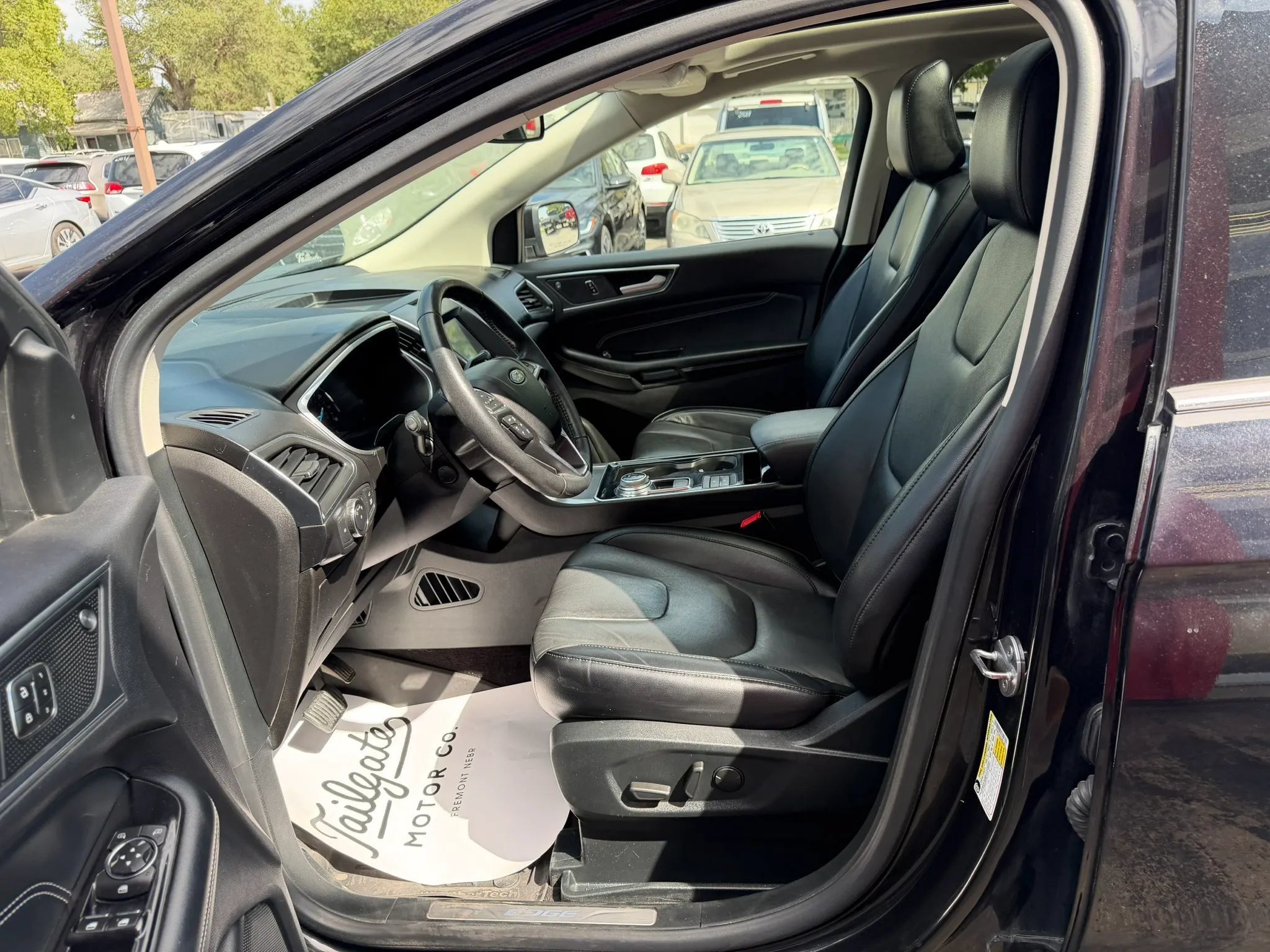 Used 2020 Ford Edge Titanium FWD image 10
