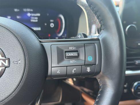 Used 2024 Nissan Pathfinder Platinum FWD image 37