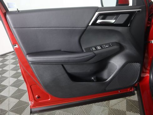 Used 2024 Mitsubishi Outlander SE AWD/4WD image 24