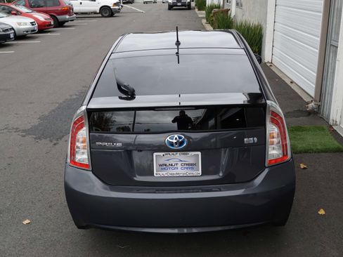 Used 2015 Toyota Prius Two image 13