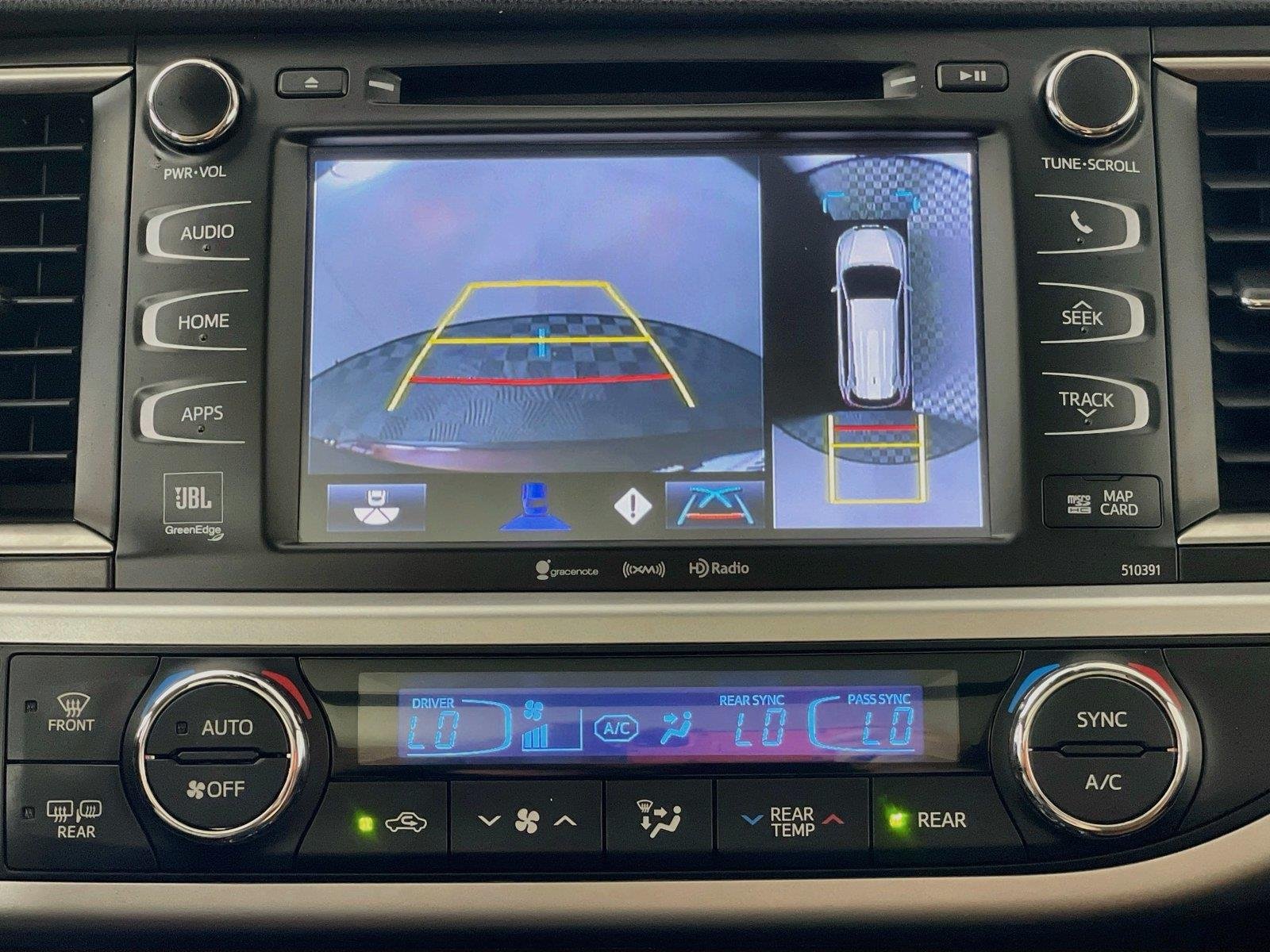 Used 2019 Toyota Highlander Limited Platinum AWD/4WD image 16