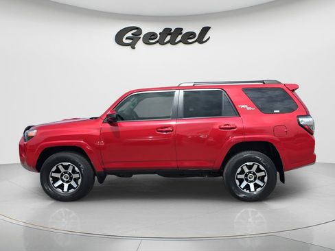 Used 2022 Toyota 4Runner TRD Off-Road AWD/4WD image 11
