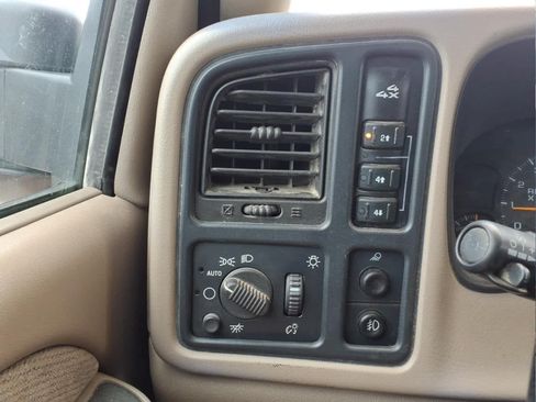 Used 2003 GMC Sierra 2500 SLE w/ Skid Plate Package AWD/4WD image 13