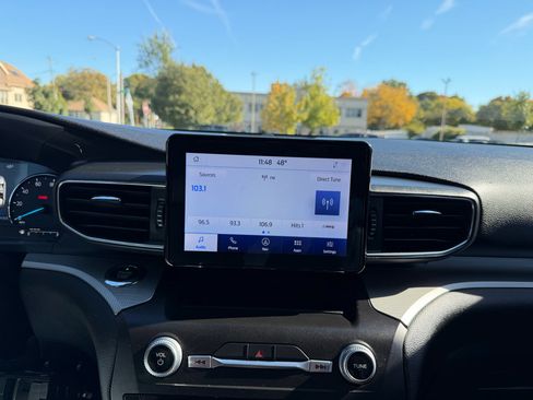 Used 2020 Ford Explorer XLT w/ Equipment Group 202A image 13