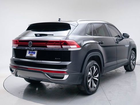 Used 2024 Volkswagen Atlas Cross Sport SE image 11