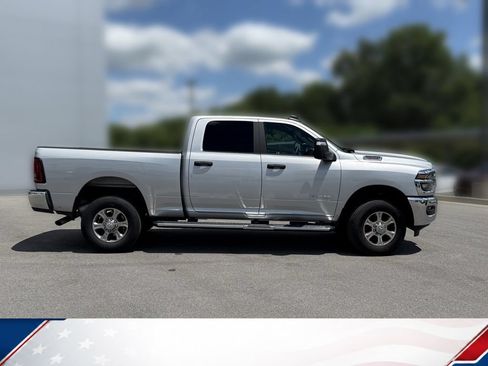 Used 2026 RAM 2500 Big Horn AWD/4WD image 4