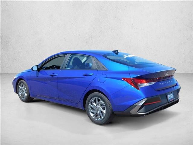 Used 2024 Hyundai Elantra SEL FWD image 14
