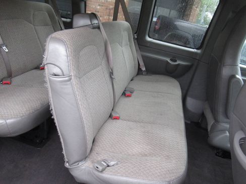Used 2025 Chevrolet Express 3500 LT w/ LT Preferred Equipment Group RWD image 10