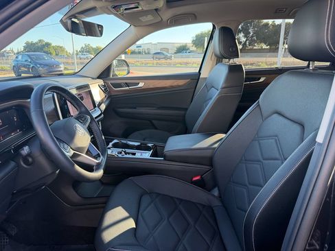 Certified 2026 Volkswagen Atlas SE w/ Panoramic Sunroof Package AWD/4WD image 13
