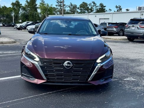 Used 2024 Nissan Altima 2.5 SV FWD image 2