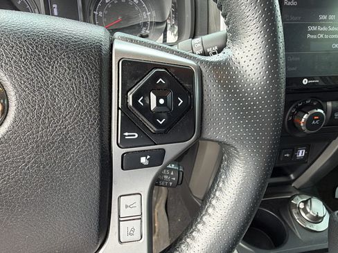 Used 2020 Toyota 4Runner SR5 Premium w/ Moonroof Package AWD/4WD image 29
