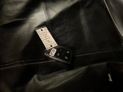 Used 2023 Chevrolet Colorado LT w/ LT Convenience Package III image 23