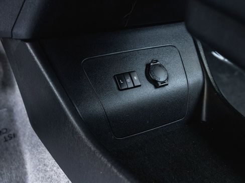 Used 2013 Toyota Prius Four w/ Deluxe Solar Roof Pkg image 17