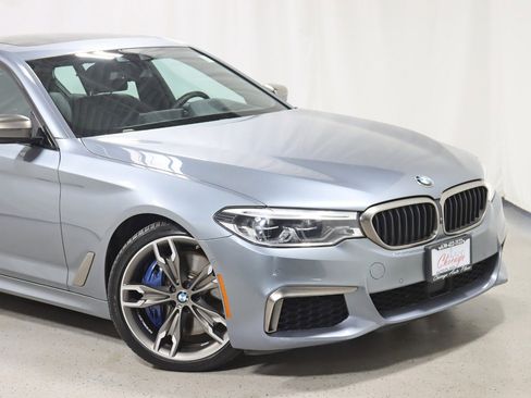 Used 2019 BMW M550i xDrive w/ Dynamic Handling Package image 2