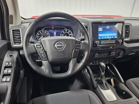 Used 2022 Nissan Frontier SV AWD/4WD image 14