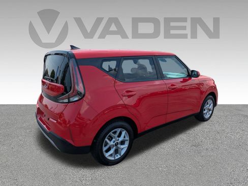 Used 2024 Kia Soul LX w/ Option Group 015 FWD image 24