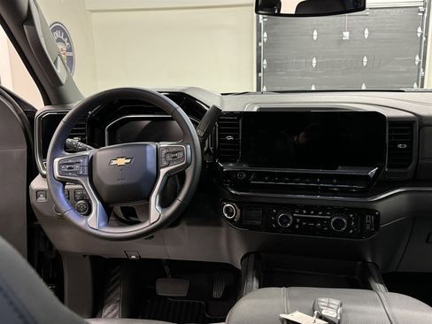 Used 2024 Chevrolet Silverado 3500 LTZ w/ LTZ Convenience Package image 30