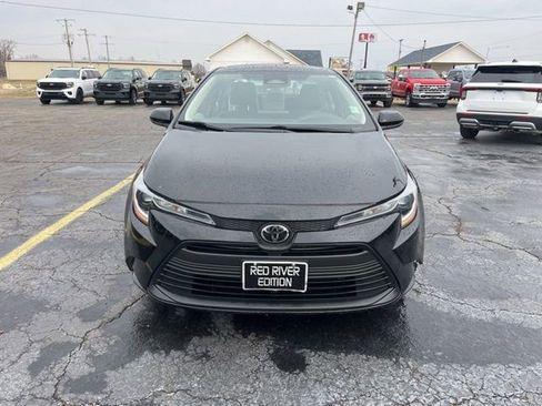 Used 2024 Toyota Corolla LE FWD image 3