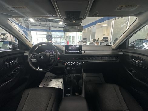 Used 2023 Honda Accord EX image 2