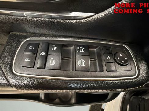 Used 2022 RAM 1500 Laramie AWD/4WD image 16