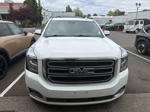 Used 2020 GMC Yukon XL SLT w/ Open Road Package AWD/4WD image 2
