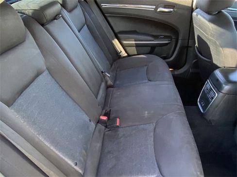 Used 2022 Chrysler 300 Touring w/ Sport Appearance Package image 20