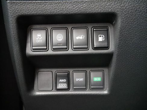 Used 2020 Nissan Rogue SV image 24