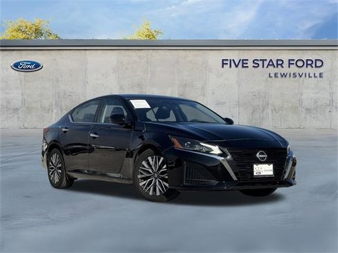 Used 2023 Nissan Altima 2.5 SV image 1