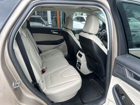 Used 2020 Ford Edge Titanium FWD image 12