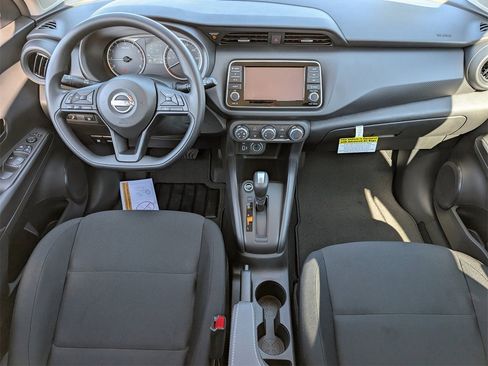 New 2025 Nissan Kicks Play S image 8