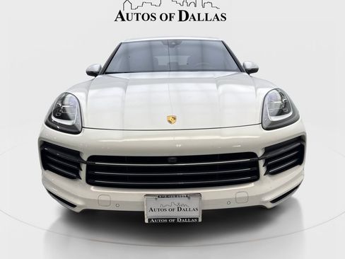Used 2022 Porsche Cayenne w/ Premium Package AWD/4WD image 3