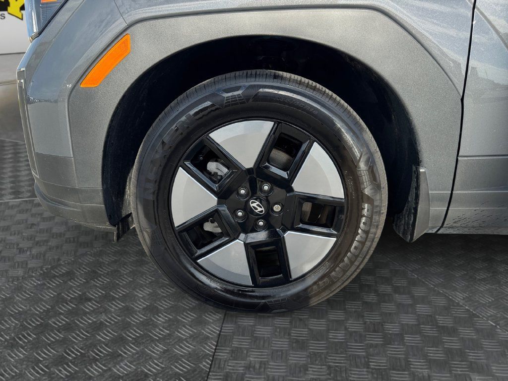 Used 2026 Hyundai Santa Fe SE FWD image 14