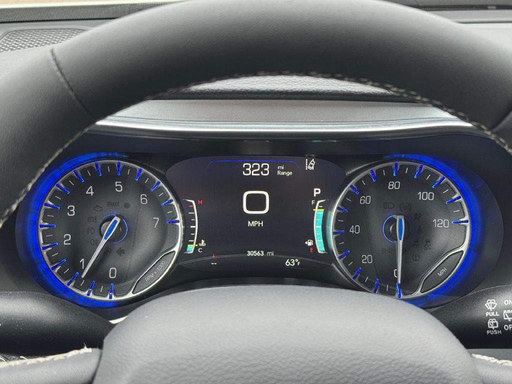 Used 2026 Chrysler Pacifica Limited FWD image 14