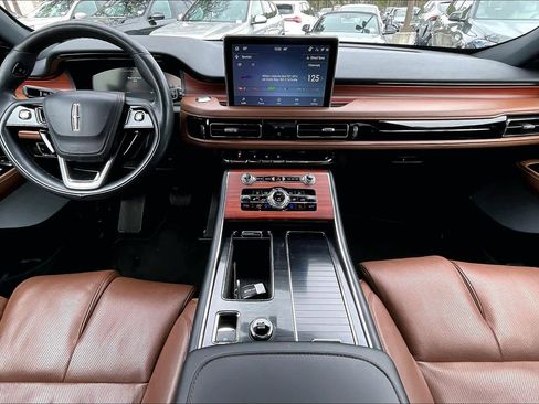 Used 2023 Lincoln Aviator Reserve w/ Equipment Group 201A image 14