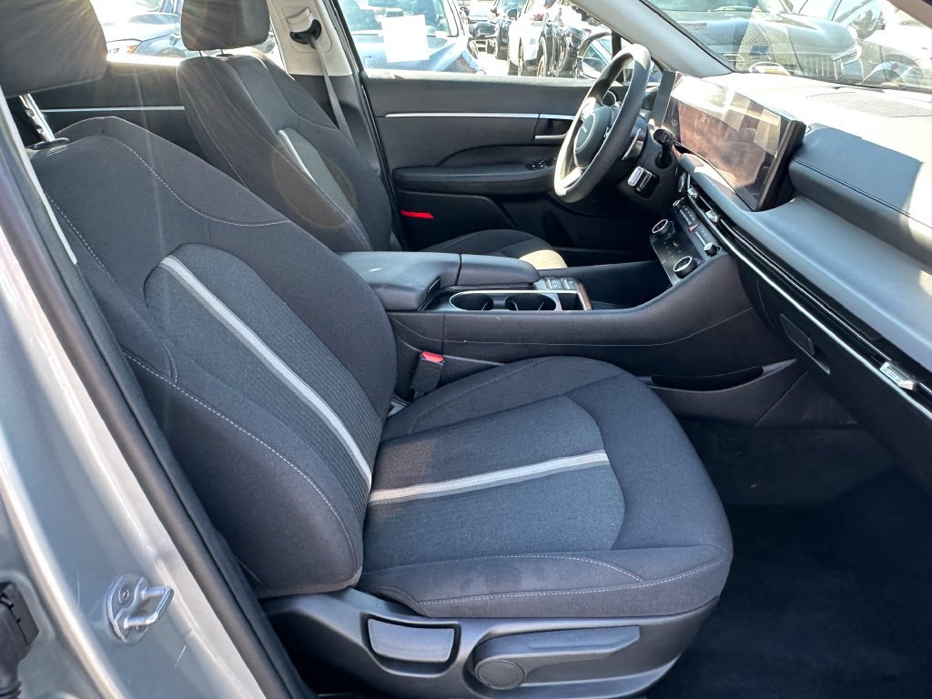 Used 2025 Hyundai Sonata SEL FWD image 15