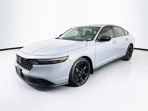 Used 2025 Honda Accord SE image 3