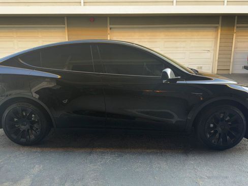 Used 2021 Tesla Model Y Long Range AWD/4WD image 5