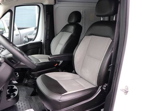 Used 2025 RAM ProMaster 2500 w/ Convenience Group FWD image 10
