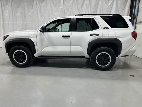 Used 2025 Toyota 4Runner TRD Off-Road image 4