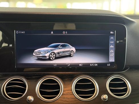 Used 2018 Mercedes-Benz E 300 image 30
