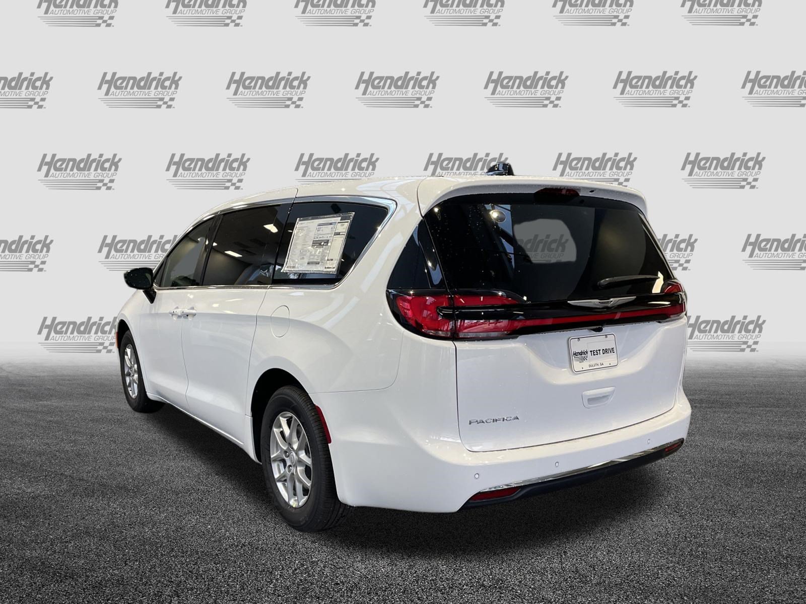 Used 2026 Chrysler Pacifica Select FWD image 8