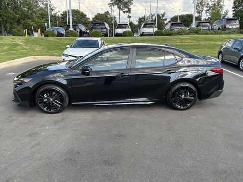 Used 2026 Toyota Camry SE FWD image 7
