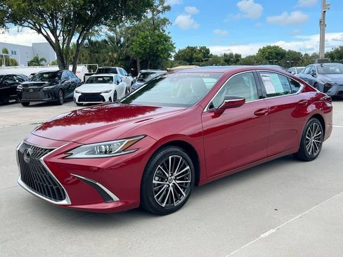 Certified 2024 Lexus ES 350 w/ Premium Package FWD image 3