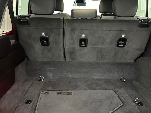 Used 2025 Jeep Wrangler Unlimited Sahara w/ Safety Group AWD/4WD image 27