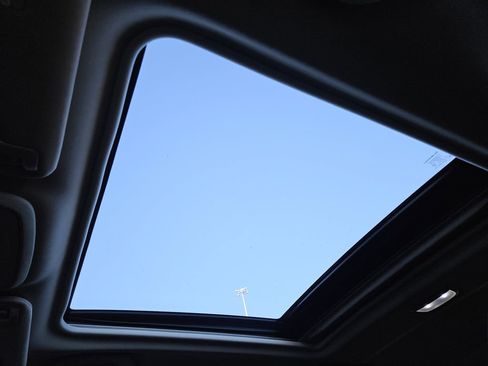 Used 2023 Subaru Forester Limited image 24