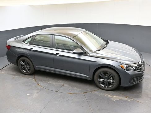 Used 2023 Volkswagen Jetta SE w/ Black Wheel Package image 50