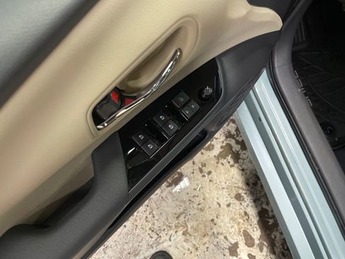 Certified 2017 Toyota Prius Three FWD image 15