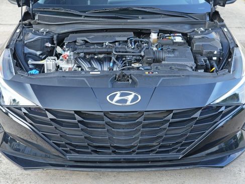 Used 2023 Hyundai Elantra SEL w/ Cargo Package FWD image 7