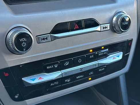 Used 2024 Ford Explorer XLT w/ Equipment Group 202A image 24