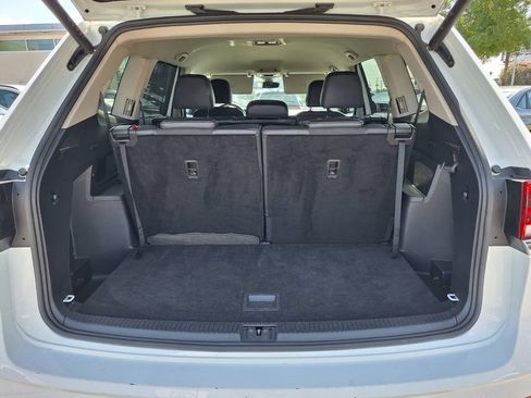 Used 2025 Volkswagen Atlas SE FWD image 24